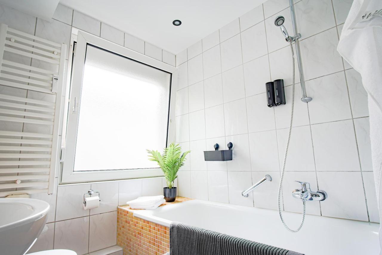 Homefy Bright And Cozy Holiday Apartment - Washer & Dryer - Free Parking เอสเซน ภายนอก รูปภาพ